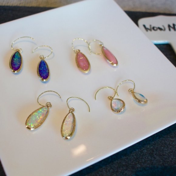 New green teardrop resin earrings - Picture 7 of 8